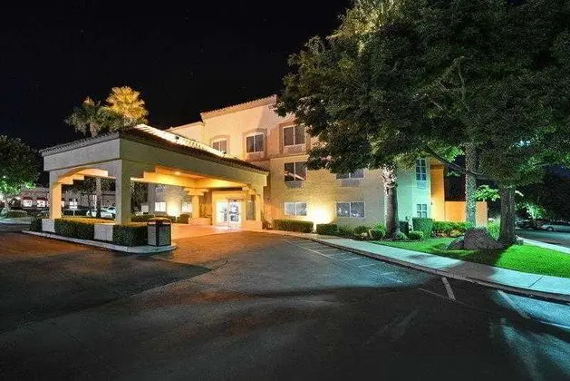 Best Western Plus Villa Del Lago Inn