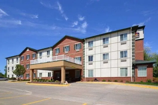 Best Western Plus Des Moines West Inn & Suites