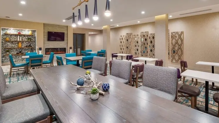 Best Western Plus Desoto - Lobi