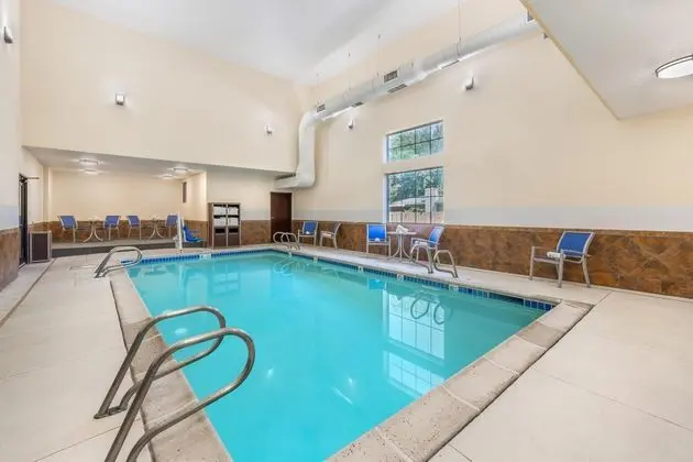 Best Western Plus Eastgate Inn & Suites - Havuz