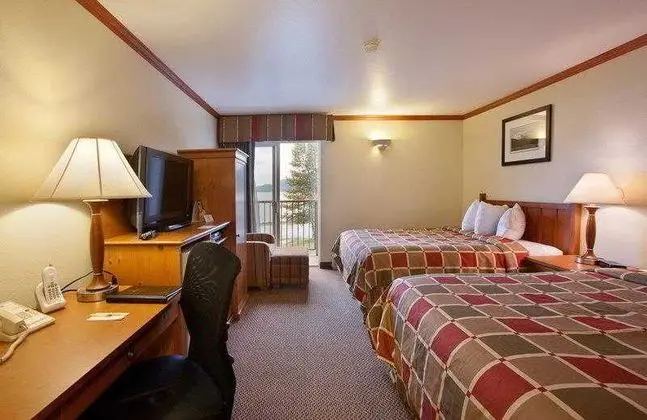 Best Western Plus Edgewater Hotel