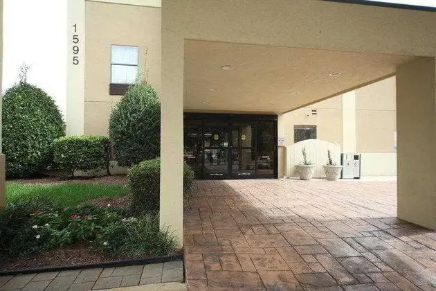 Best Western Plus Edison Inn