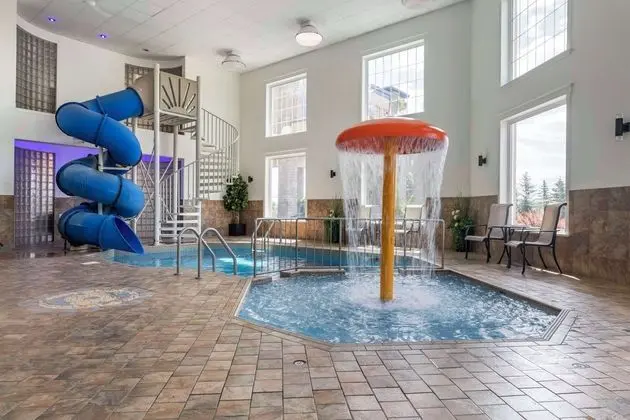 Best Western Plus Edmundston Hotel - Havuz