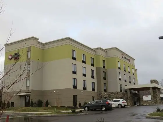 Best Western Plus Erie Inn & Suites