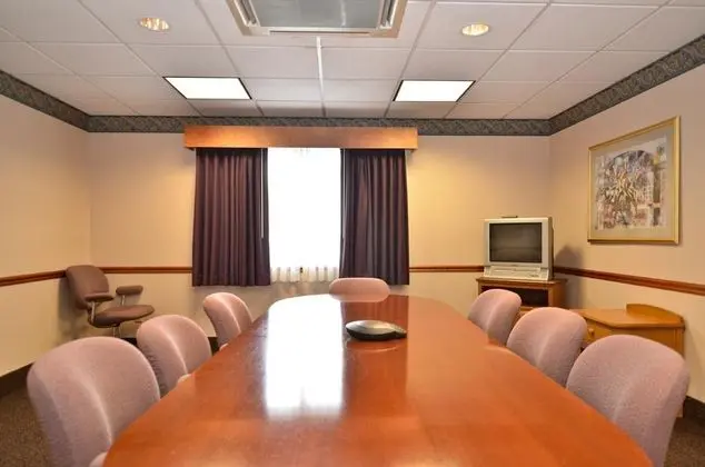 Best Western Plus Executive Court Inn - İş / Konferans