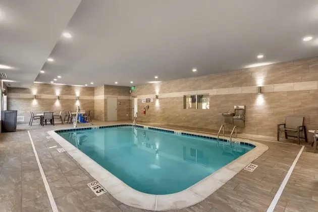 Best Western Plus Executive Residency Antioch Inn - Havuz