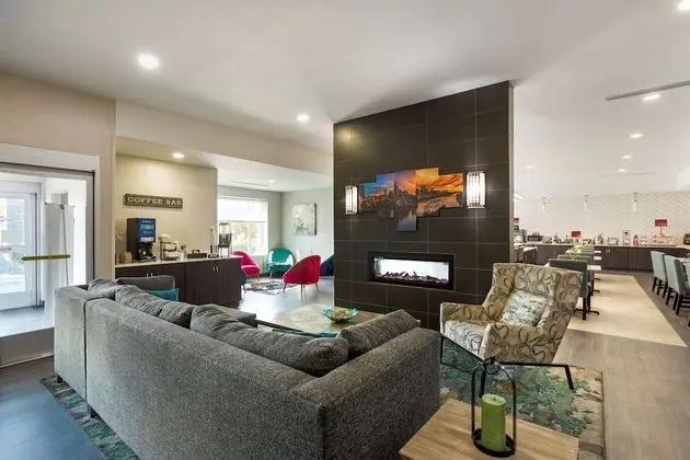 Best Western Plus Executive Residency Antioch Inn - Lobi