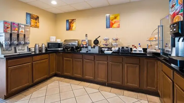 Best Western Plus Executive Suites - Columbus East