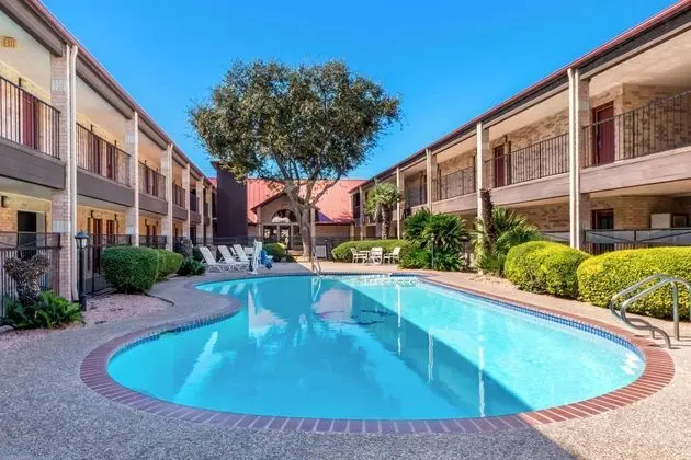 Best Western Plus Fiesta Inn - Havuz
