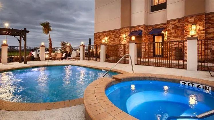 BEST WESTERN PLUS Flatonia Inn - Havuz