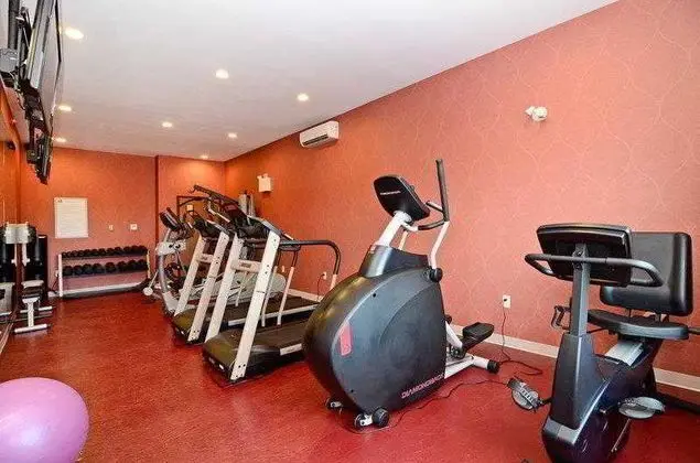 Best Western Plus Fredericton Hotel & Suites