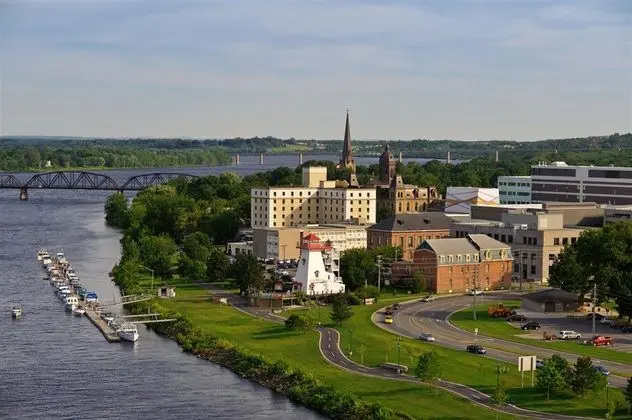 Best Western Plus Fredericton Hotel & Suites
