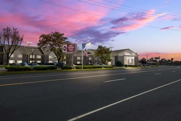 Best Western Plus Gold Country Inn - Dış Mekan
