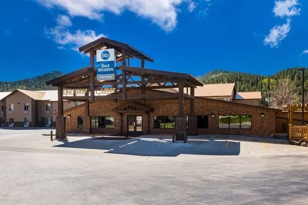 Best Western Plus Golden Spike Inn & Suites - Dış Mekan