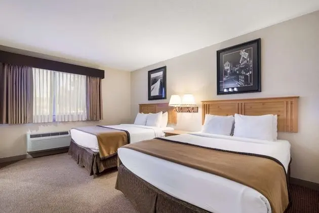 Best Western Plus Golden Spike Inn & Suites - Öne Çıkan Resim