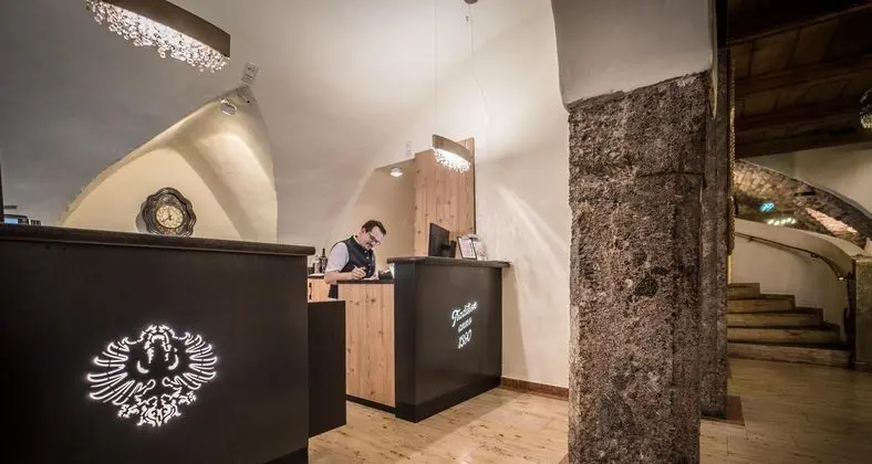 Best Western Plus Hotel Goldener Adler - Lobi