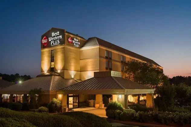 Best Western Plus Goldsboro - Dış Mekan