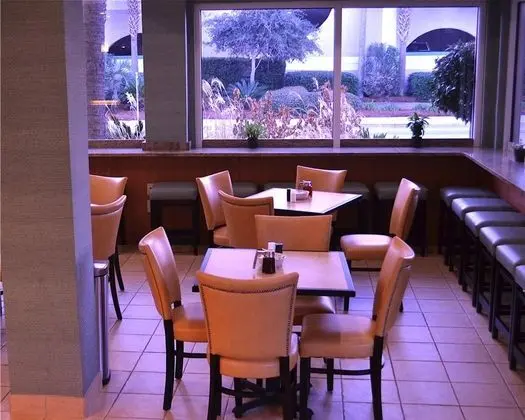 BEST WESTERN PLUS Grand Strand Inn & Suites - Yeme / İçme