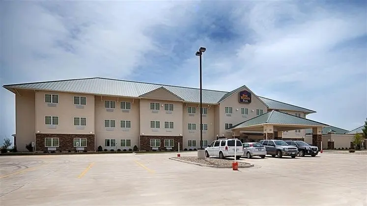 BEST WESTERN PLUS Green Mill Village Hotel & Suite