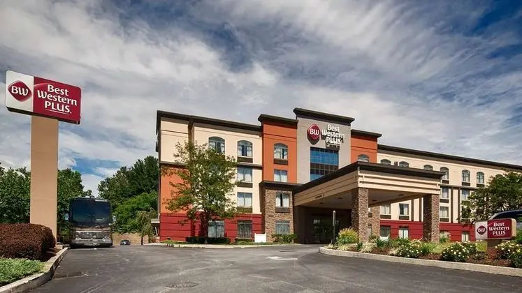 BEST WESTERN Plus Harrisburg East Inn & Suites