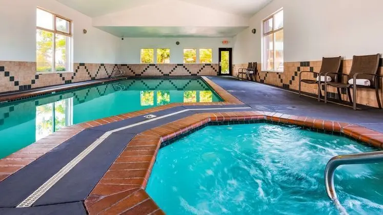 Best Western Plus Hartford Lodge - Havuz