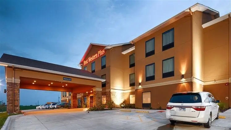 BEST WESTERN PLUS Hiawatha Hotel
