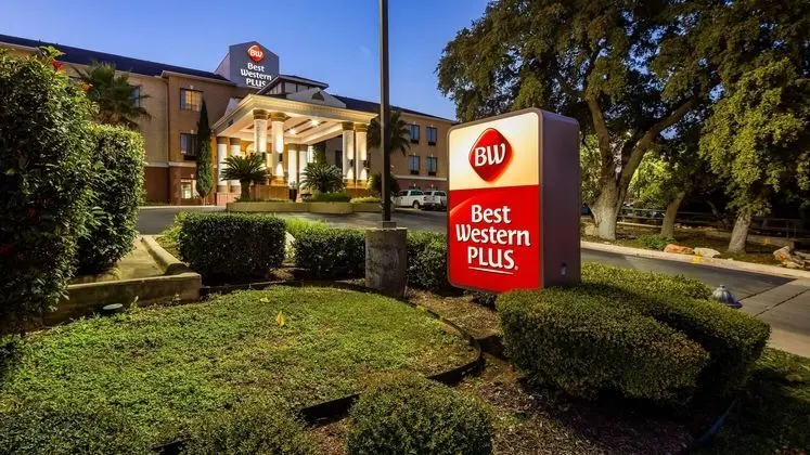 Best Western Plus Hill Country Suites - Dış Mekan