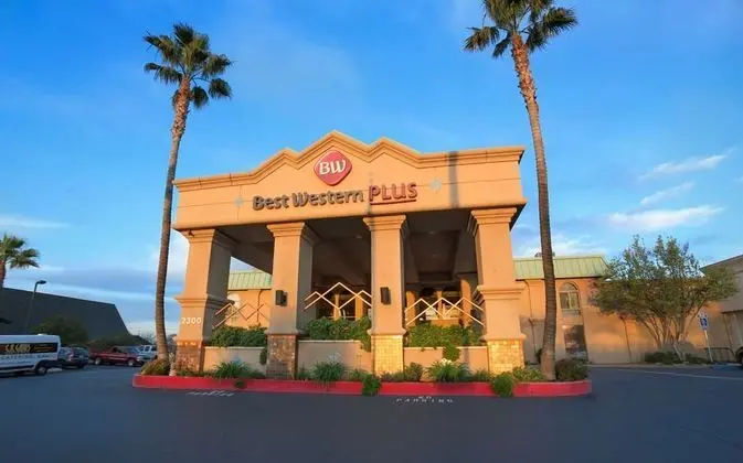 Best Western Plus Hilltop Inn