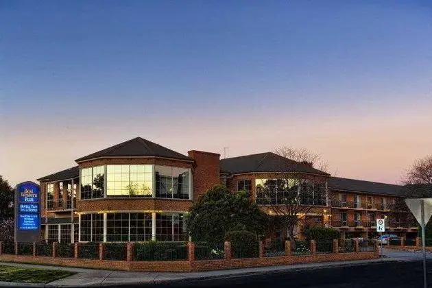 BEST WESTERN PLUS Hovell Tree Inn