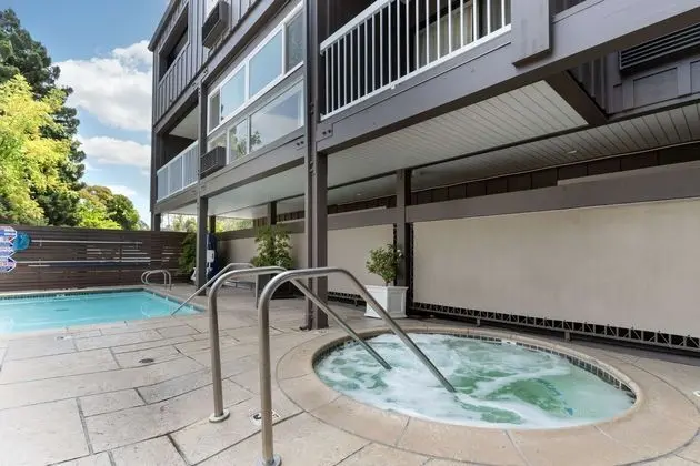 Best Western Plus Inn At The Vines - Havuz