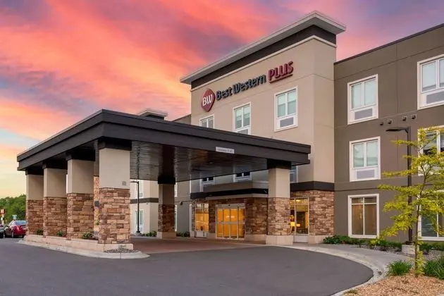 BEST WESTERN Plus Isanti
