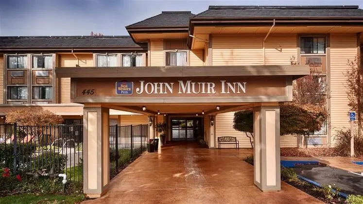 Best Western Plus John Muir Inn