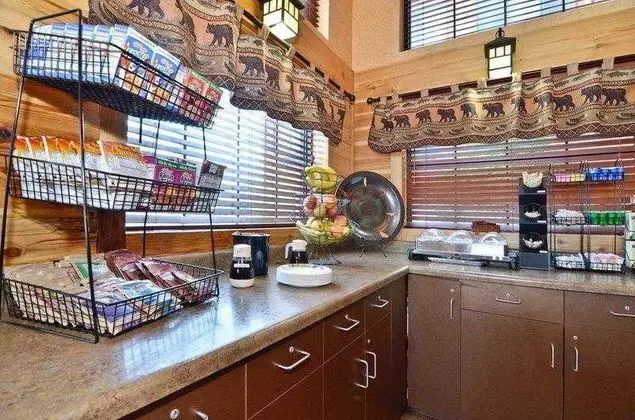 Best Western Plus Kelly Inn & Suites