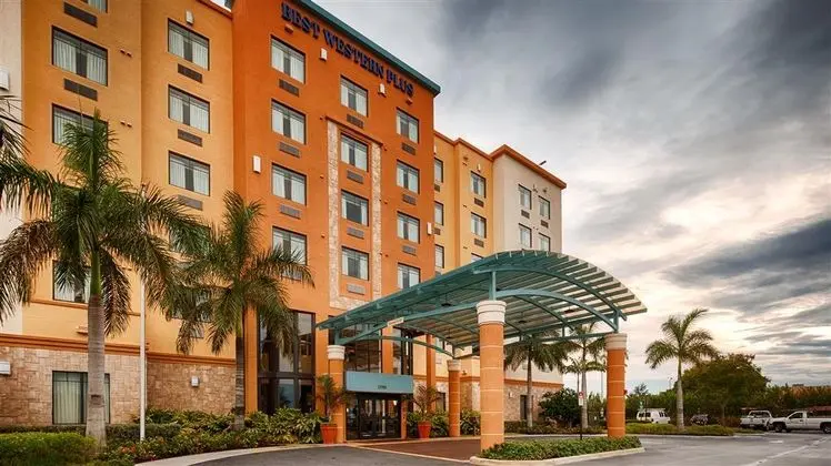 Best Western Plus Kendall Airport