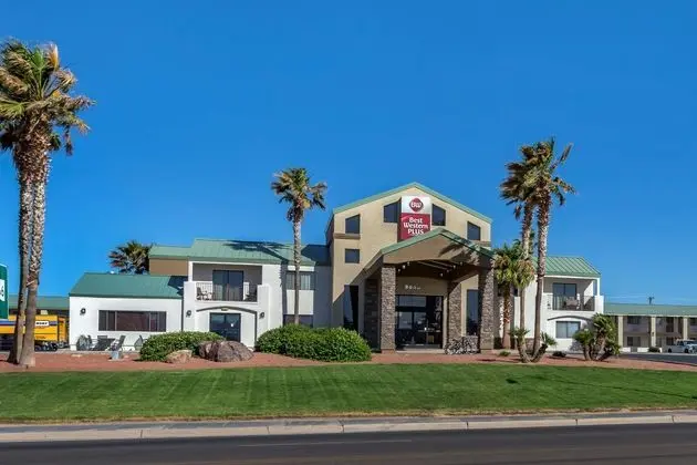 Best Western Plus King'S Inn & Suites - Dış Mekan