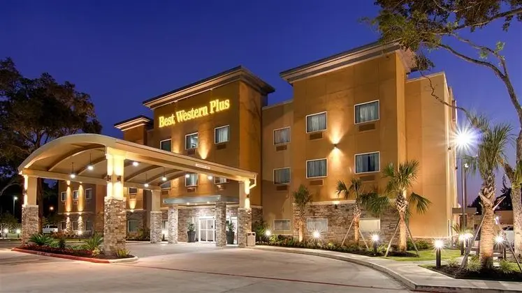BEST WESTERN PLUS Lake Jackson Inn & Suites
