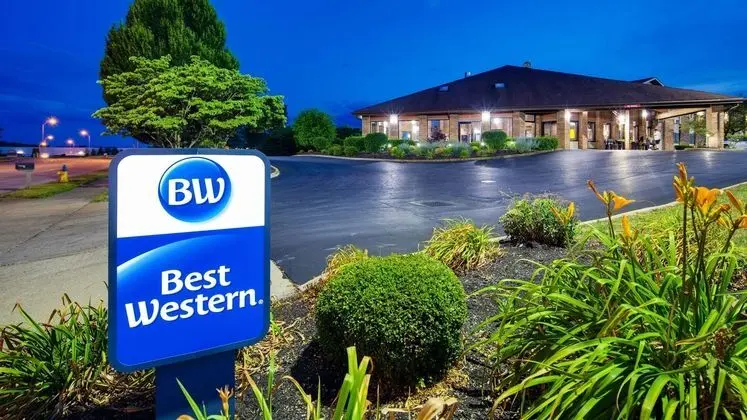 Best Western Plus Lakewood Inn - Dış Mekan