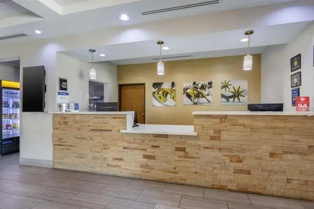 Best Western Plus Lampasas Inn & Suites - Lobi