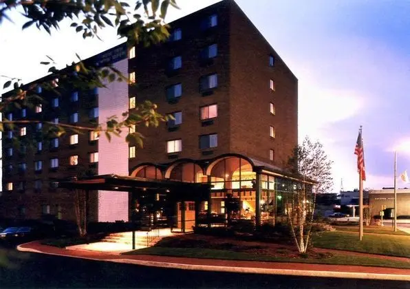 Best Western Plus Landmark Inn