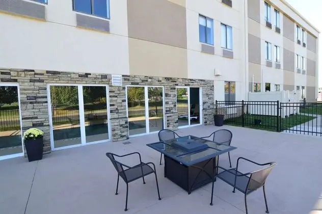BEST WESTERN Plus Lee's Summit Hotel & Suites