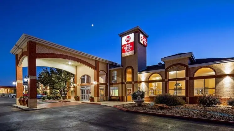 Best Western Plus Lubbock Windsor Inn