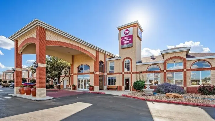 Best Western Plus Lubbock Windsor Inn - Dış Mekan