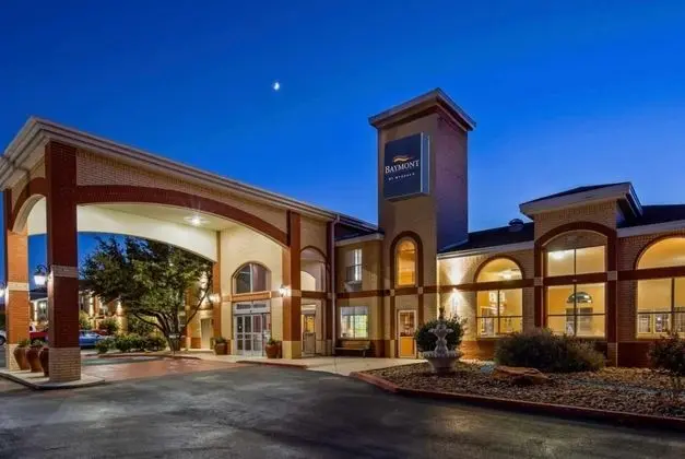 Best Western Plus Lubbock Windsor Inn - Dış Mekan