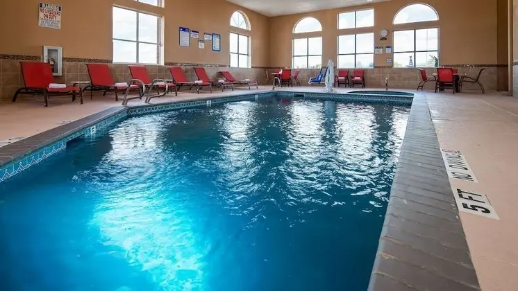 Best Western Plus Lubbock Windsor Inn - Havuz