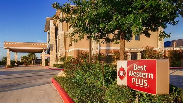 Best Western Plus Lytle Inn & Suites