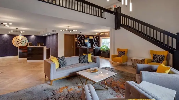 Best Western Plus Murray Hill Inn & Suites - Lobi