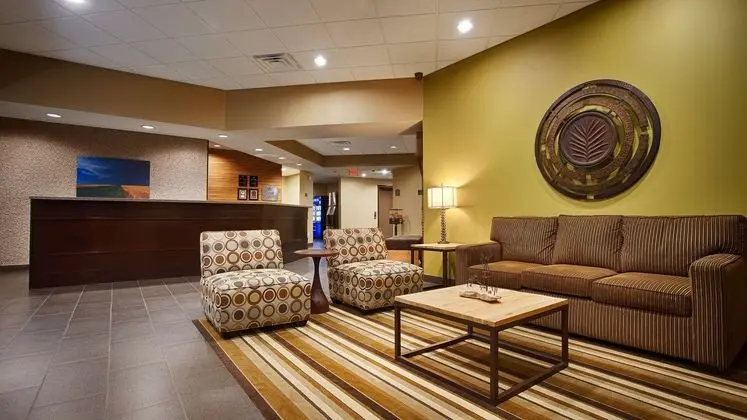 Best Western Plus Night Watchman Inn & Suites - Lobi