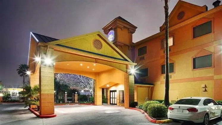 Best Western Plus Northwest Inn & Suites