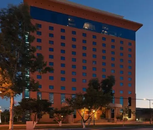Best Western Plus Nuevo Laredo Inn & Suites - Dış Mekan