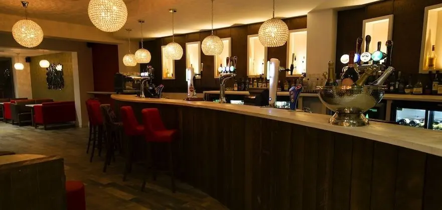 Best Western Plus Oaklands Hotel - Lobi